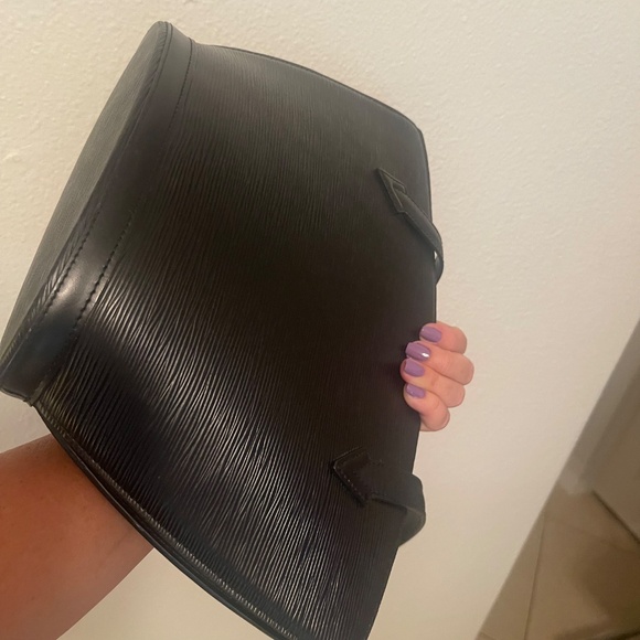 LOUIS VUITTON EPI BAG - Picture 6 of 9